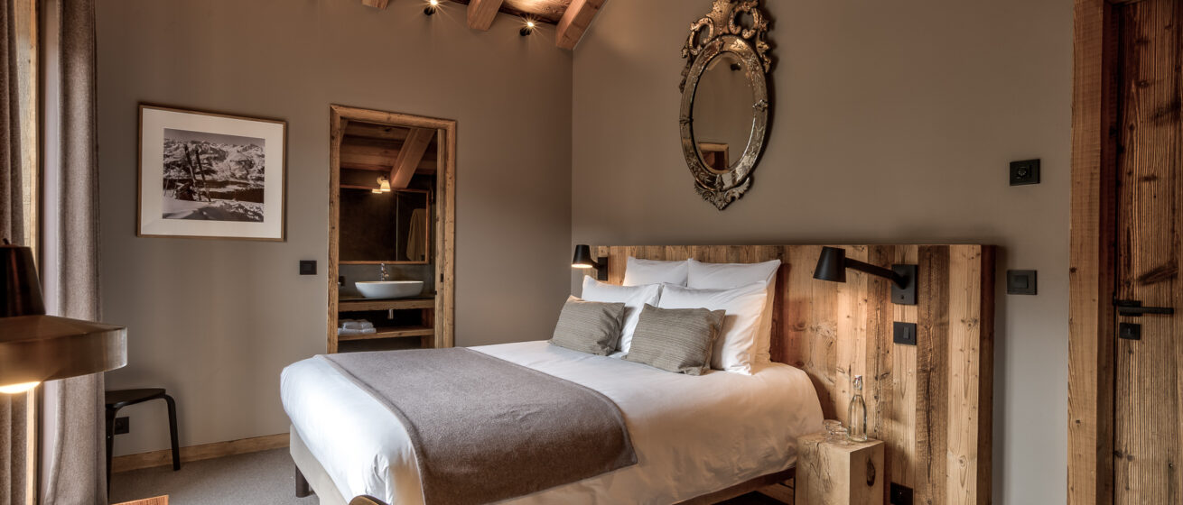 Chalet Bergeronnette, Meribel - double bedroom